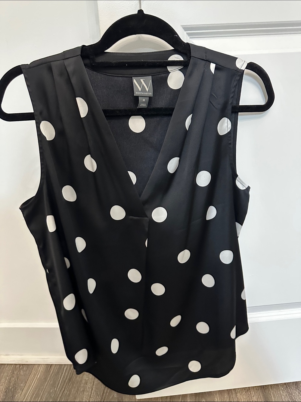 Worthington Black White Polka Dot V-Neck Sleeveless Top